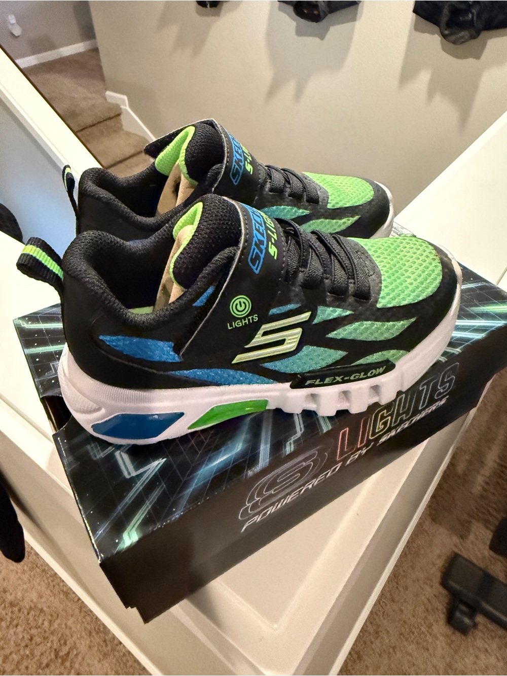 Skechers Kids Lime Green & Black Light-Up S Lights 11